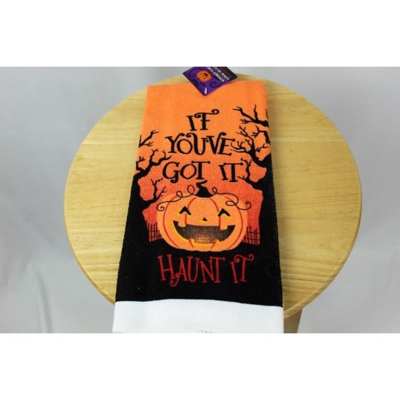 Lot of 4 Halloween Kitchen Towels - Picture 3 of 5